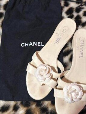 Vintage Chanel Camellia flower slide sandals in a gorgeous ivory/cream leather